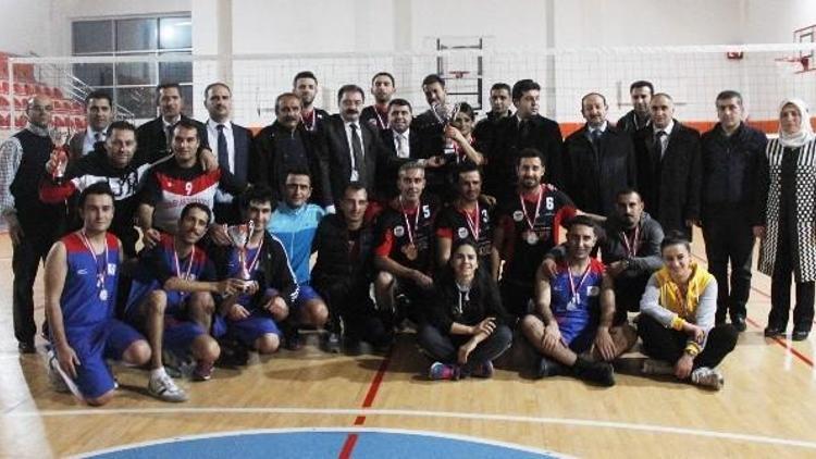 Van’da Öğretmenler Arası Voleybol Turnuvası