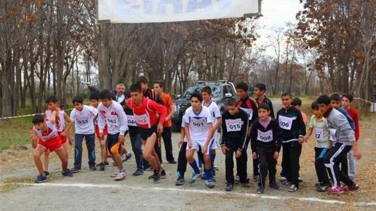 Okul Sporları Kros Müsabakaları Yapıldı