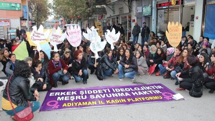 Polis Kadınların Yürümesine İzin Vermedi