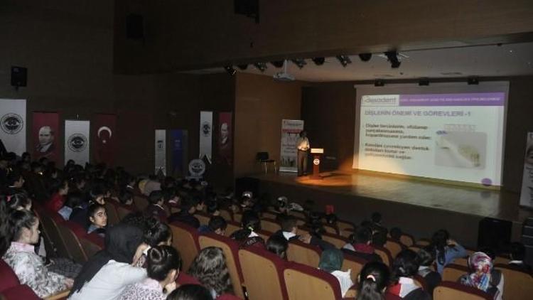 Dilovası Ağız Ve Diş Sağlığı Seminerine Yoğun İlgi