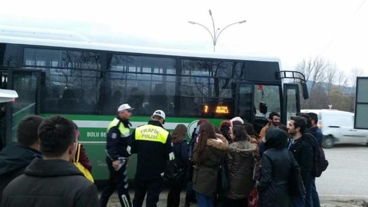 Bolu’da Fazla Yolcu Taşıyan Minibüslere Ceza Kesildi