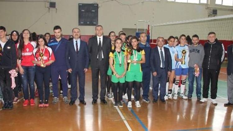 Van’da Okul Sporları Voleybol Yıldızlar Müsabakaları