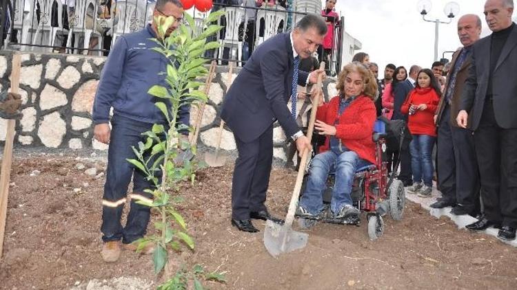Başkan Tuna: “Engellilerimize Çok Hassas Yaklaşıyoruz”