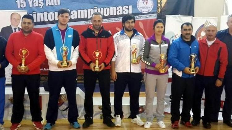 En Başarılı Badminton Antrenörleri Seçildiler