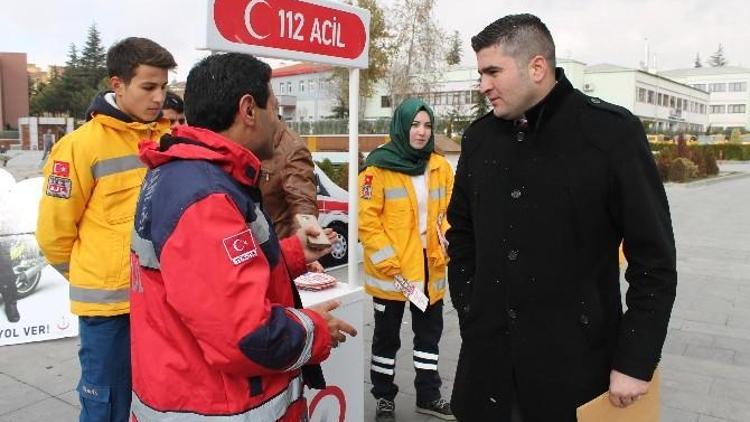 112 Acil Servis Ekipleri, Yaşama Yol Ver Standı Açtı