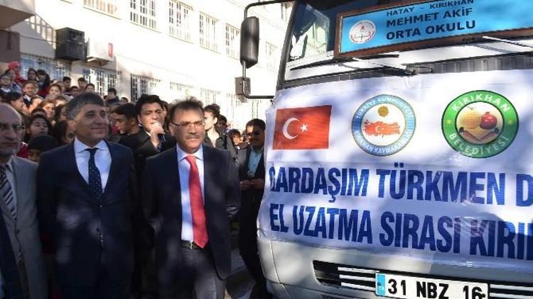 Öğrencilerden Türkmenlere Su Yardımı