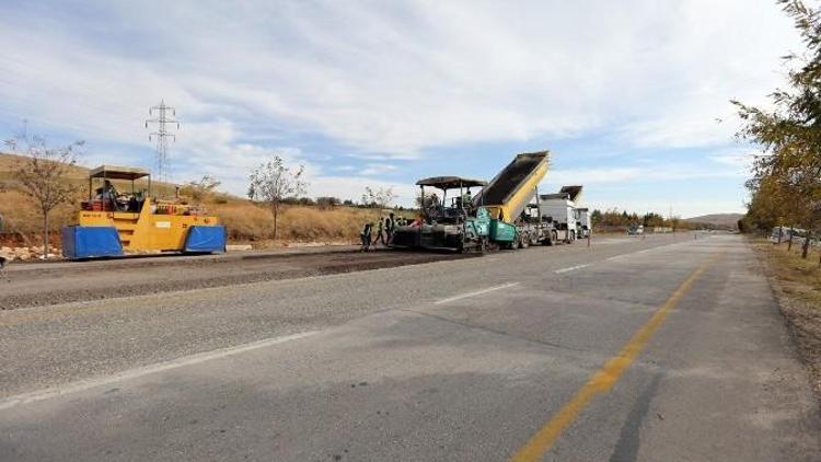 Büyükşehir, Gaziantep-kilis Yolunun Asfaltını Yeniliyor