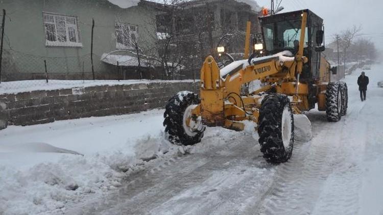 Tatvan Belediyesi’nden Kar Mesaisi