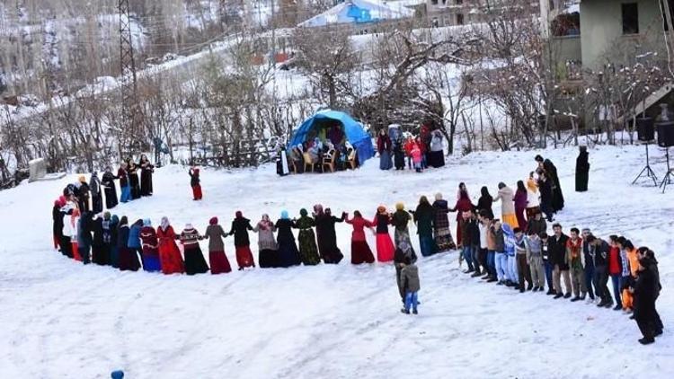 Hakkari’deki Düğünler Kış Dinlemiyor