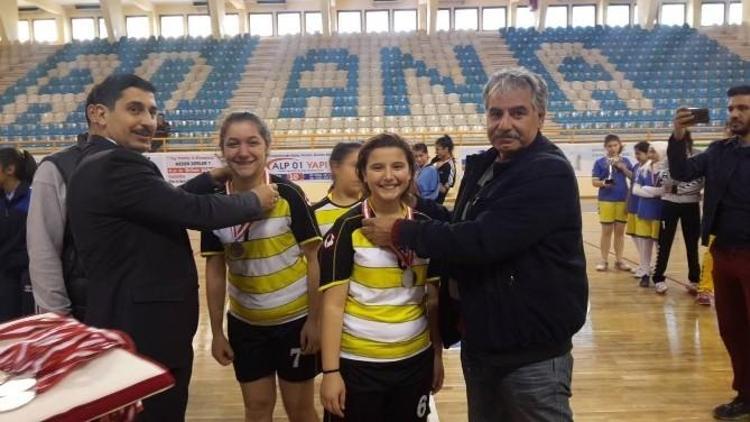 Adana’da Okullarası Yıldız Kızlar Futsal Müsabakaları