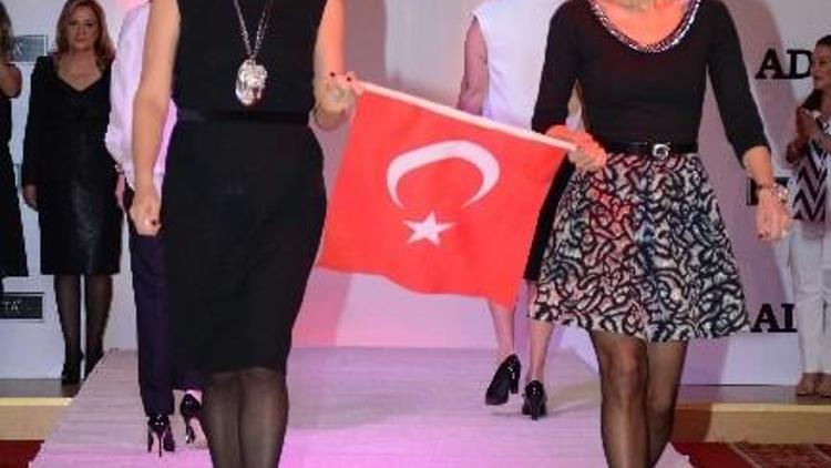 Kimsesiz Çocuklar Yararına Defile