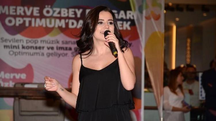 Adana’da Merve Özbey Rüzgarı Esti