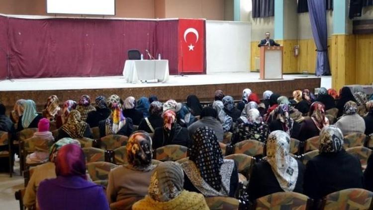 Aile Okulu Seminerleri Devam Ediyor