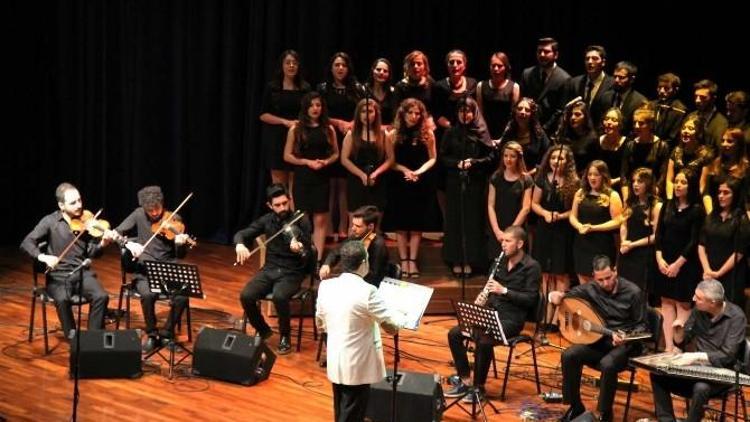 Öğrencilerden Türk Sanat Müziği Konseri
