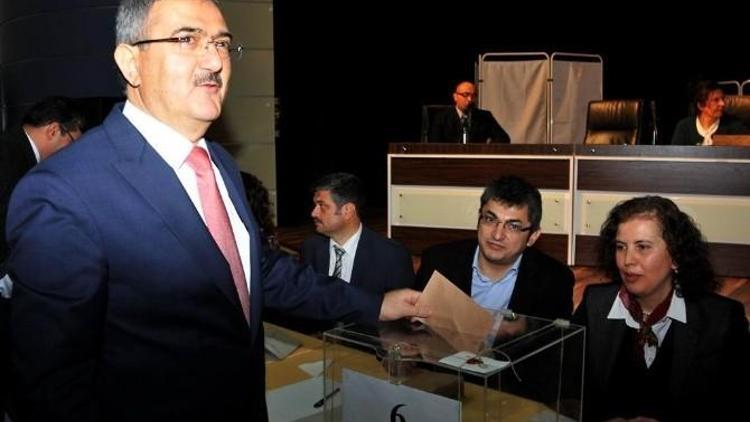 Prof. Dr. Mustafa Şahin, Rektörlük Adayı Seçiminde En Yüksek Oyu Aldı