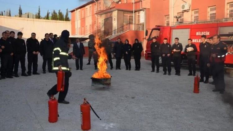 Bilecik M Tipi Kapalı Cezaevi’nde Yangın Söndürme Eğitimi Ve Olağan Üstü Hal Tatbikatı Yapıldı