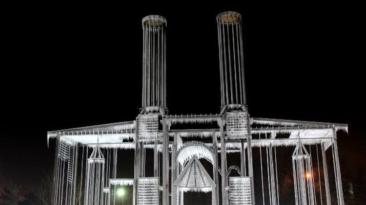 Buzla Yapılan Maket Çifte Minareler Medresesinin Gece Görüntüsü Büyüledi