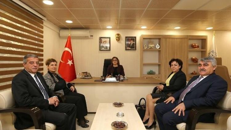 CHP’li Heyet Başkan Fatma Şahin’i Ziyaret Etti