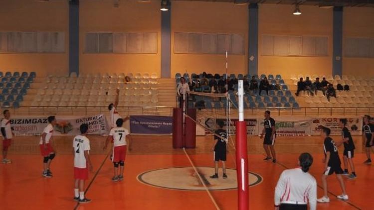 Korkuteli’de Ortaokul Ve Liselerarası Voleybol Şampiyonası