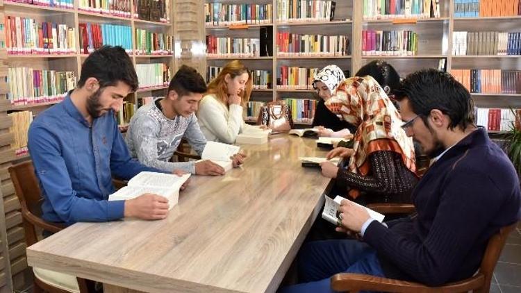 Büyükşehir’in İlim Yuvası: İlhami Çiçek Kütüphanesi