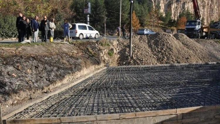 Kelaynak Sahil Yolunda Yol Genişletme Çalışmalarına Başladı