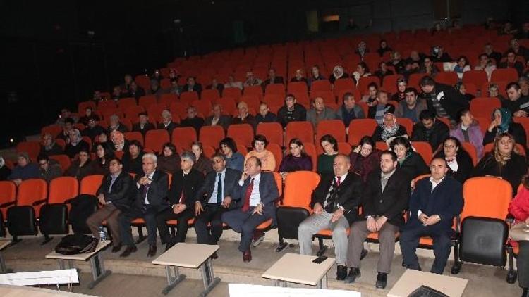 Bakım Ve Koruma Altında Bulunan Kızlardan Kahkaha Dolu Tiyatro