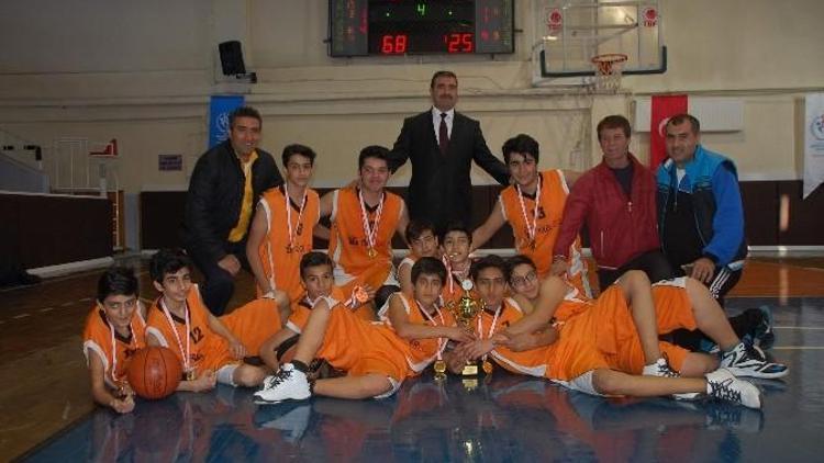 Ortaokullar Arası Basketbol Turnuvası Düzenlendi