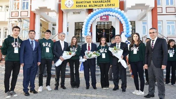 Vali Büyük: Sosyal Bilimler Liseleri Geleceğin Yöneticilerini Yetiştiriyor