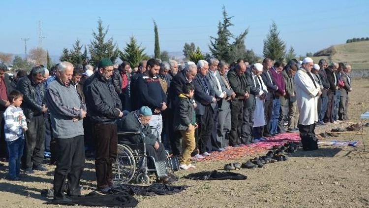 Kozan Ve İmamoğlu’da Köylüler Yağmur Duasına Çıktı