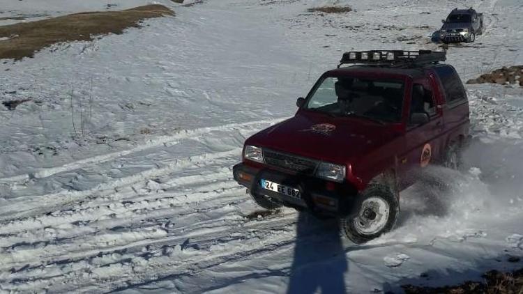 Erzurum Macera Off Road Kulübü, Yaban Hayvanları İçin Doğaya Yem Bıraktı