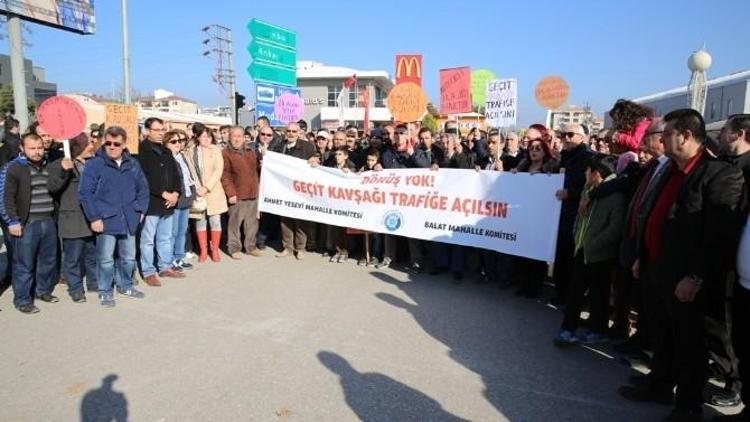 Geçit Kavşağı’nın Trafiğe Kapatılması İsyan Ettirdi