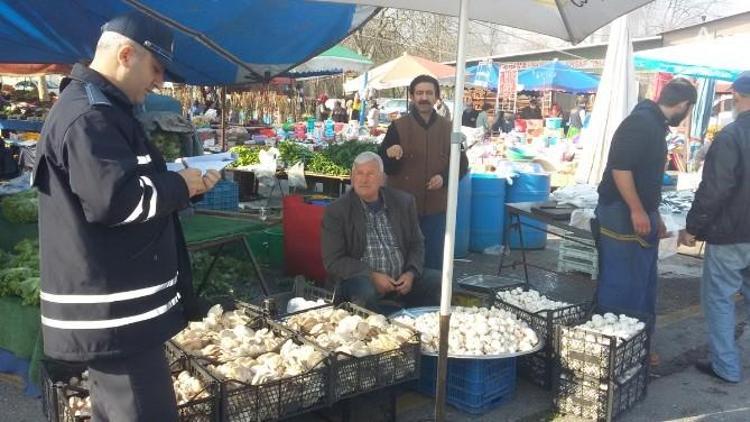 Kartepe Zabıtası, Pazar Yerlerini Mercek Altına Aldı