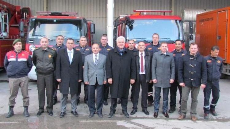 Çeşme’de İlçe Protokolü, Nöbetçi Personelin Yeni Yıllarını Kutladı