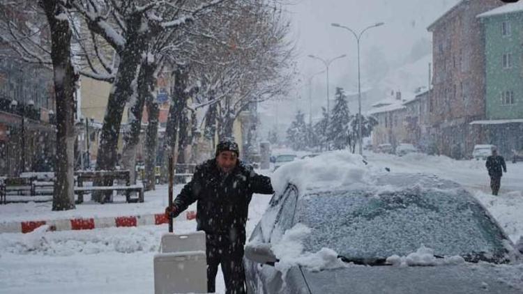 Pazarlar’da Kar Sevinci