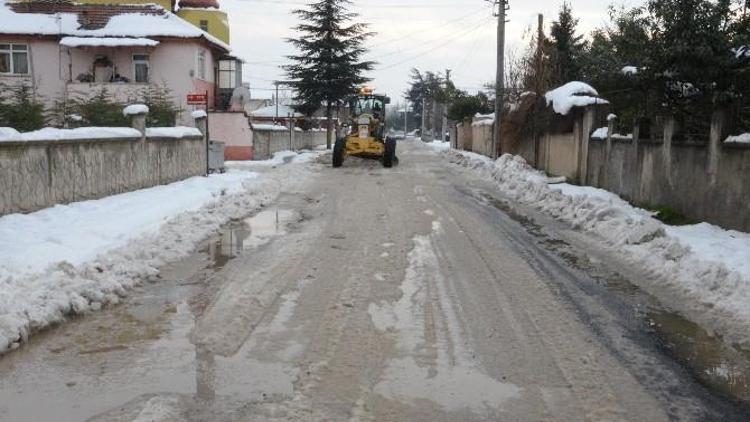 Kar Timleri Ara Sokaklara Girildi