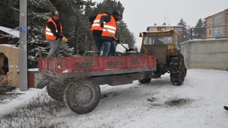 Bayat Belediyesi’nden Kar Mücadelesi