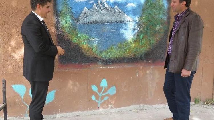 Beyşehir’de Okul Duvarları Resimlerle Süsleniyor