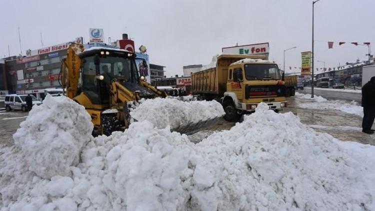 Erzincan Belediyesi’den 24 Saat Kar Mesaisi