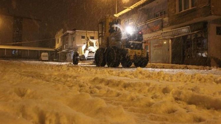 Yavuzeli’nde Kar Nedeniyle Kapanan Yollar Açıldı