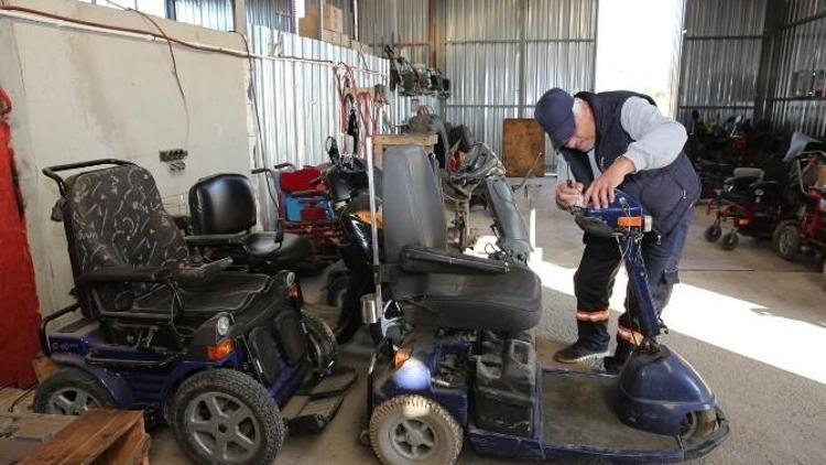 Adapazarı Belediyesi, Arıza Yapan Engelli Araçlarını Ücretsiz Onarıyor