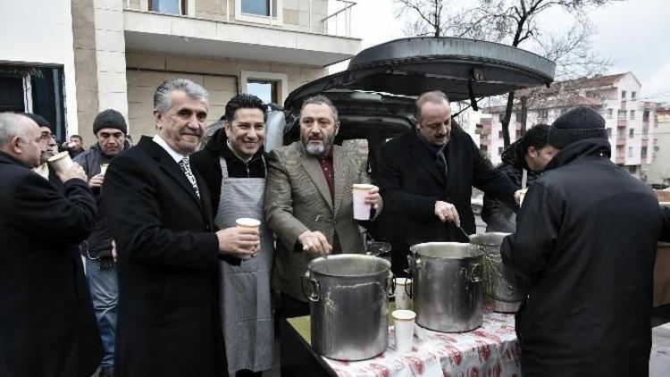 Sabah Namazı Sonrası Vatandaşa Sıcak Çorba İkramı