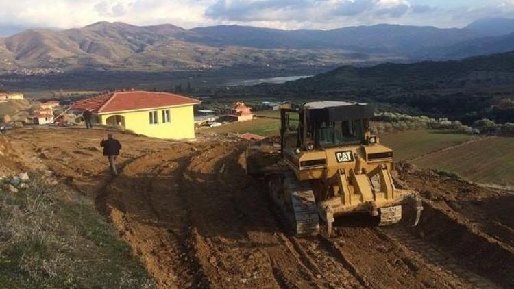 Kiraz’da Baraj Evlerinin Ulaşım Sorunu Çözülüyor