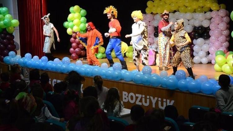 Minikler Tiyatro Günleri’nde Balon Şenliği Yaşadı