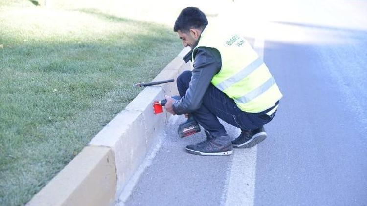 Sürücülere Türkçe Ve Kürtçe Uyarı Levhaları