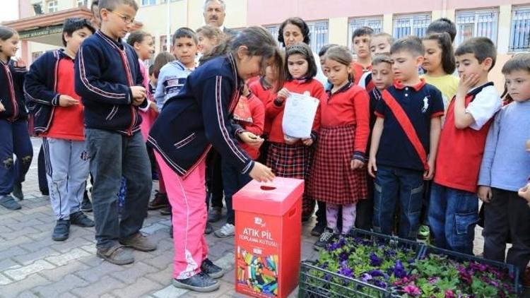 2015 Yılında 2.320 Bina 75.200 Daire, 230 Adet Market, 5 Adet AVM 200 Okulda 10 Çeşit Geri Dönüşebilir Atıklar Toplanma Merkezi