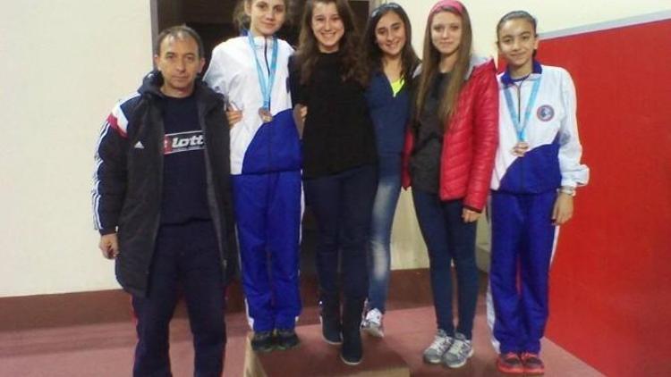 Orhangazi Atletizm Takımı İstanbul’dan Gururla Döndü