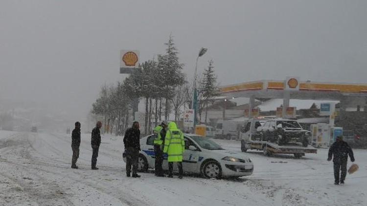 Sertavul Geçidi’nde Ulaşım Güçlükle Sağlanıyor