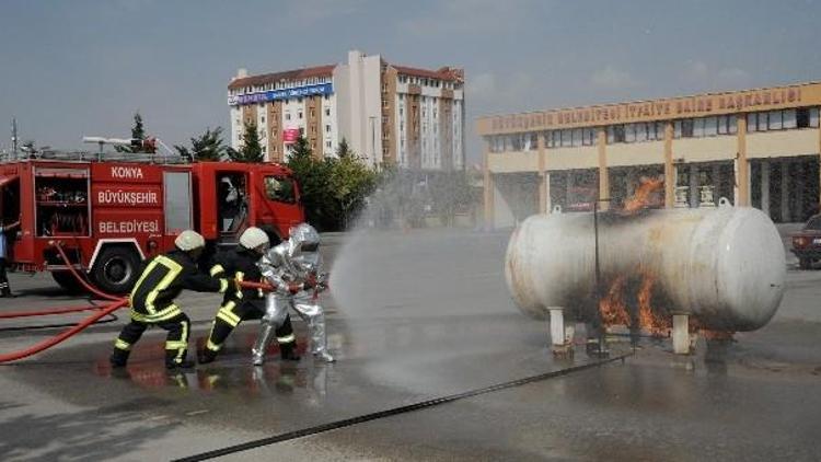 Konya’da İtfaiye 2015’te 8 Bin 296 Yangına Müdahale Etti