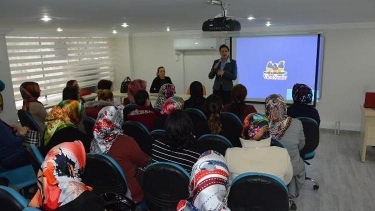 Anne Üniversitesi Öğrencileri İlk Dersine Başladı