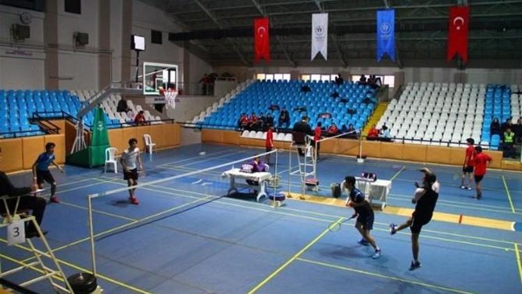 Gençler Badminton Grup Müsabakaları Erzincan’da Başladı